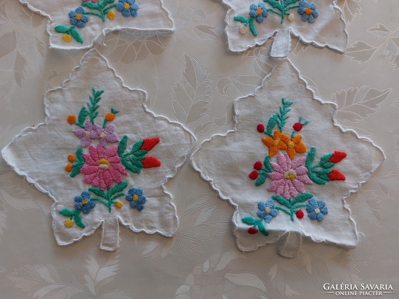 Old Kalocsa embroidered small tablecloth in the shape of a leaf 4 pcs