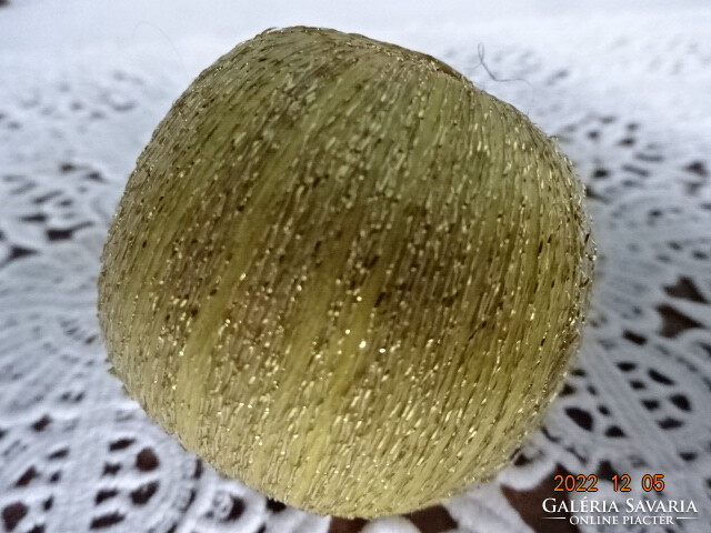 Christmas ornament, golden apple, covered with yarn, diameter 5 cm. He has!