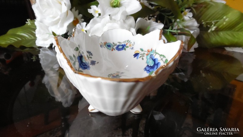 Rare! Aynsley offers English porcelain