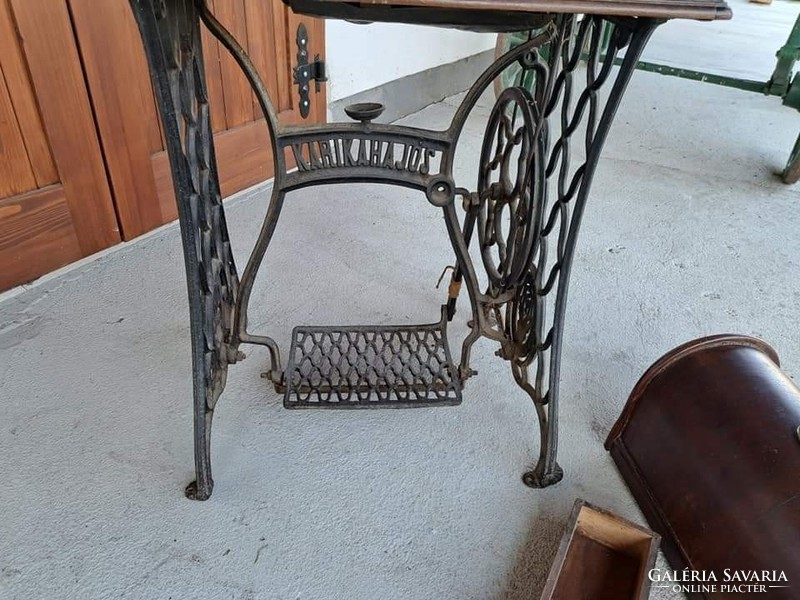 Cast iron sewing machine stand for round boat table home decor antique