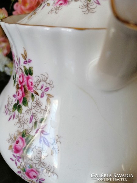 Royal albert lavender roses teapot