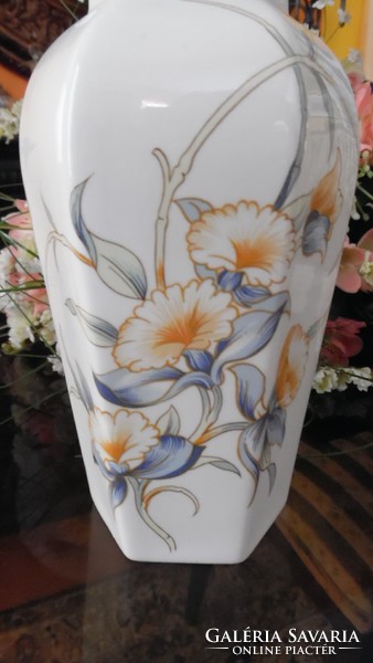 English porcelain vase from the Aynsley -just orchids - series