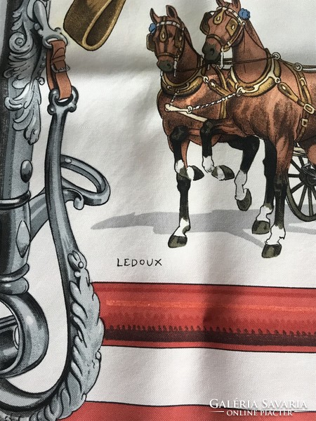 Vintage Hermès Paris selyemkendő lovasfogat mintával 1973-ból, 87 x 87 cm