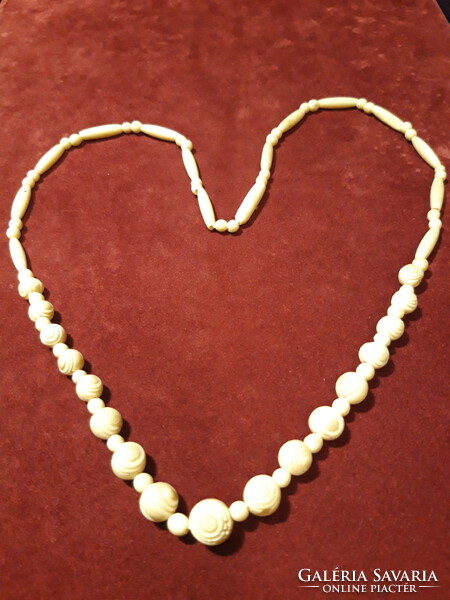 Carved bone necklace - 48 cm