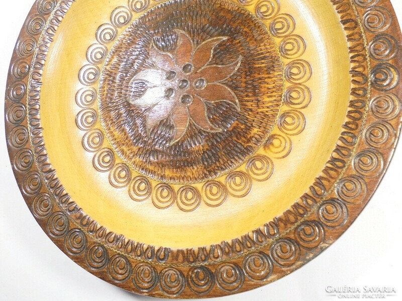 Wooden wall plate decorative plate - copper inlay decoration burnt pattern - 17.7 Cm diameter