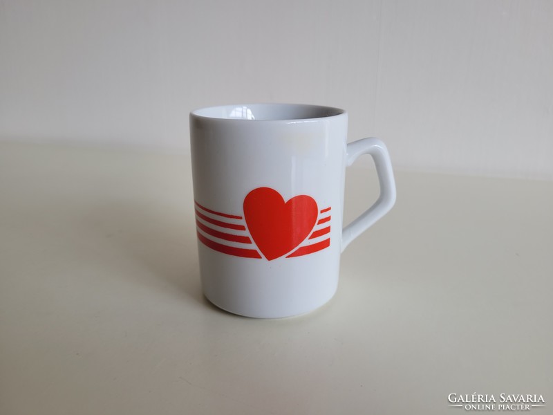 Retro Zsolnay porcelán bögre piros szív mintás régi teás csésze