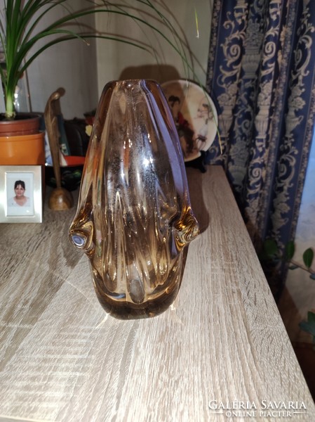 Glass vase, thick, heavy (21 cm)