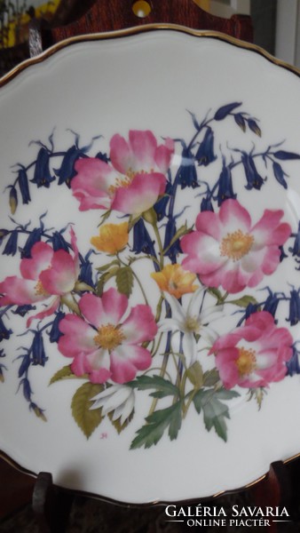 Royal Albert „Woodland Roses” limitált kiadású tányér