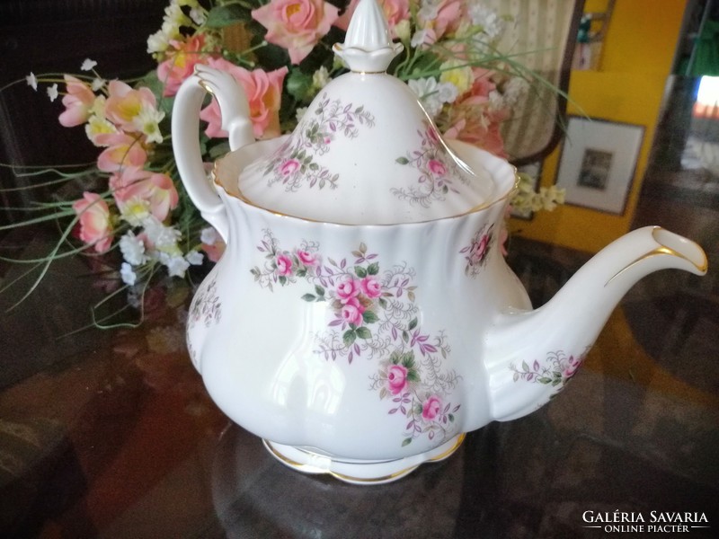 Royal albert lavender roses teapot