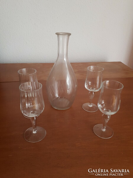 4 Personal wine set glasses and decanter pouring dispenser