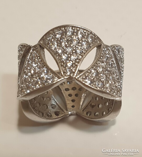 Ezüst (925) különleges formájú kövekkel díszített gyűrű