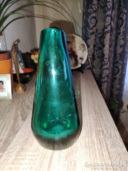 Türkiz zöld,nehéz üvegváza (21 cm.)