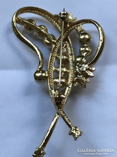 Aranyozott medál gyöngyökkel és ragyogó kristályokkal, 7 x 4,7 cm