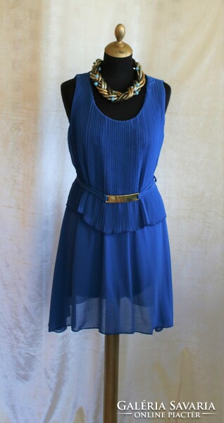 Beautiful casual dress with simple elegance, size 36/38