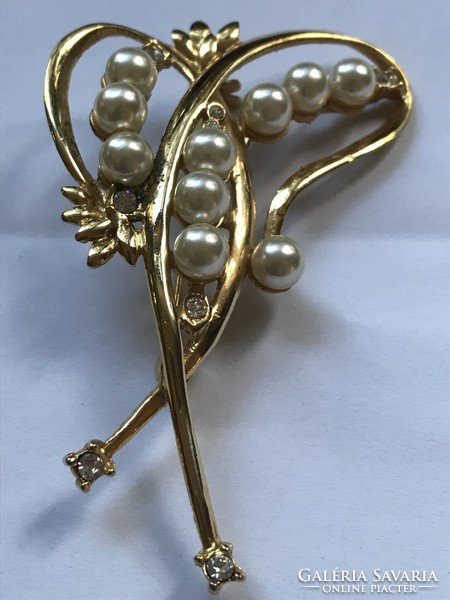 Gold-plated pendant with pearls and shining crystals, 7 x 4.7 cm