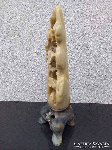 Chinese marble statue 21 cm.