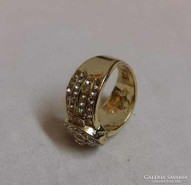 Retro richly gold-plated small ring studded with polished sparkling white stones
