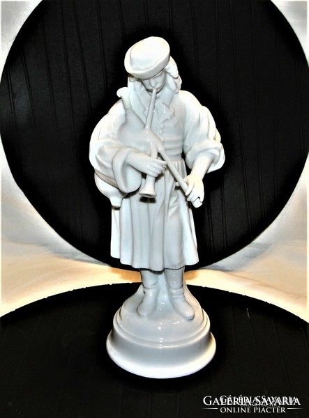Bagpipe white Herend porcelain 29 cm