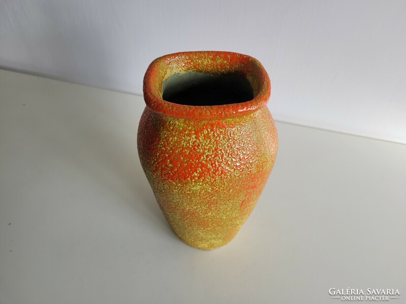 Retro régi rücskös mázas szögletes kerámia váza mid century
