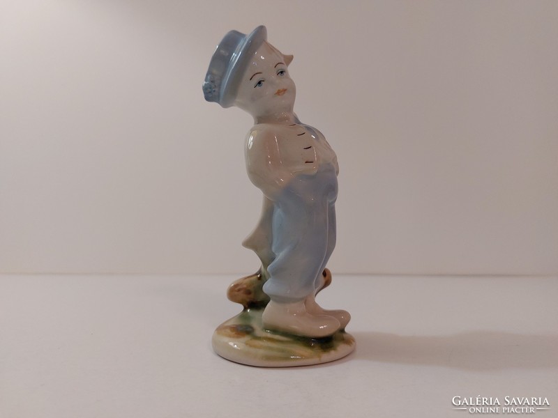 Régi Alba Júlia porcelán figura kalapos fiú kisfiú