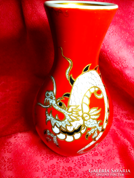 Wallendorf sárkányos porcelán váza