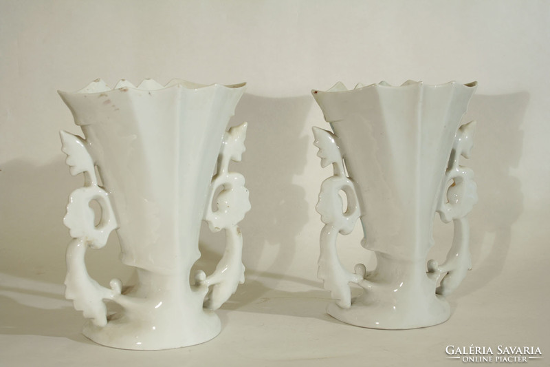 Pair of Czech porcelain flower vases 25x19.5cm 2 vases with flower patterns