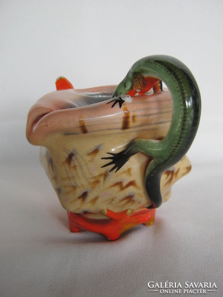 Lizard snailed porcelain spout - damaged