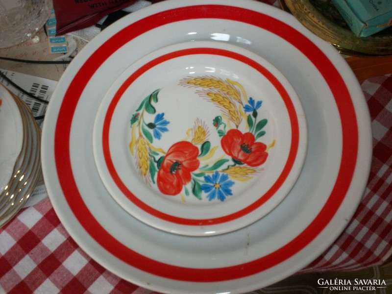 Red poppy pattern on hand-painted porcelain wall plate with cornflowers and ears