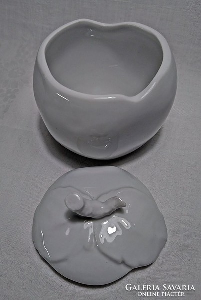 Porcelaine apilco deshouliéres france bone white embossed leaf patterned sugar bowl with lid.