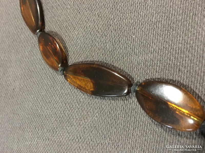 A necklace that looks like amber!!! 80 cm!!