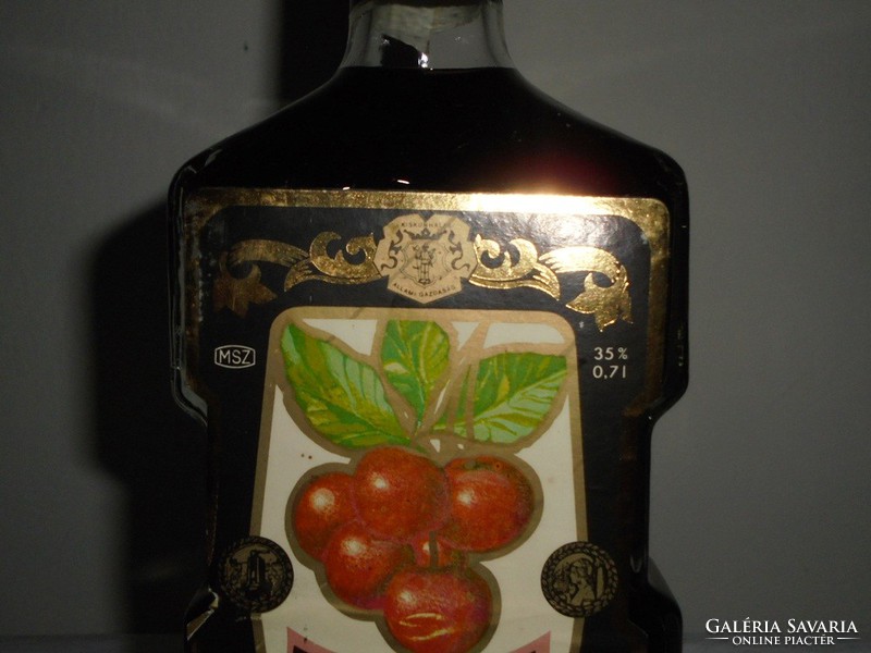 Retro cherry bacchus cherry spirit drink glass bottle - Kiskunhalasi á.G. Year 1980, unopened, rarity
