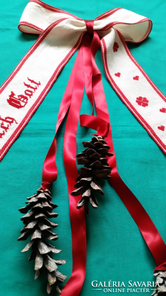 Karácsonyi dekoráció, ajtó, ablakdísz, karácsonyi vászon kézi hímzett szalag, masni  és toboz