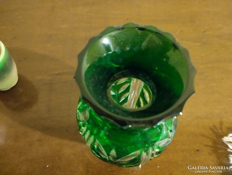 Sötétzöld,csiszolt Ajka kristály váza