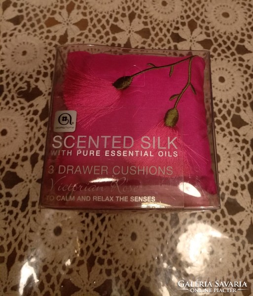 3 fragrance silk cushions for wardrobes, recommend!