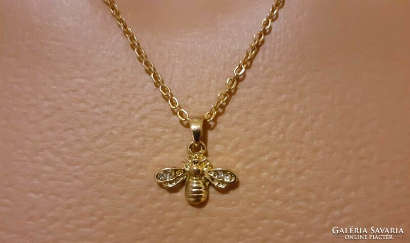 Cute, gold-colored bee necklace