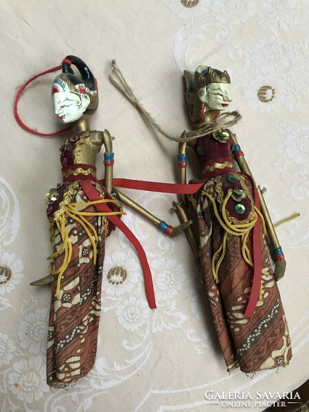 Tradicionális Jávai indonéz marionett színházi fa- textil antik babák
