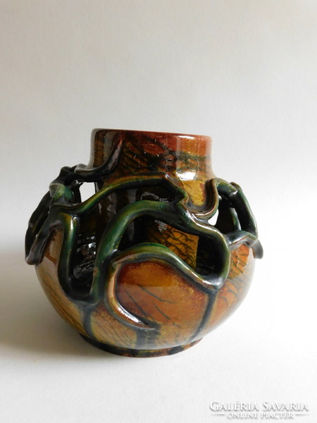 Pápai kata - ceramic vase of an industrial artist