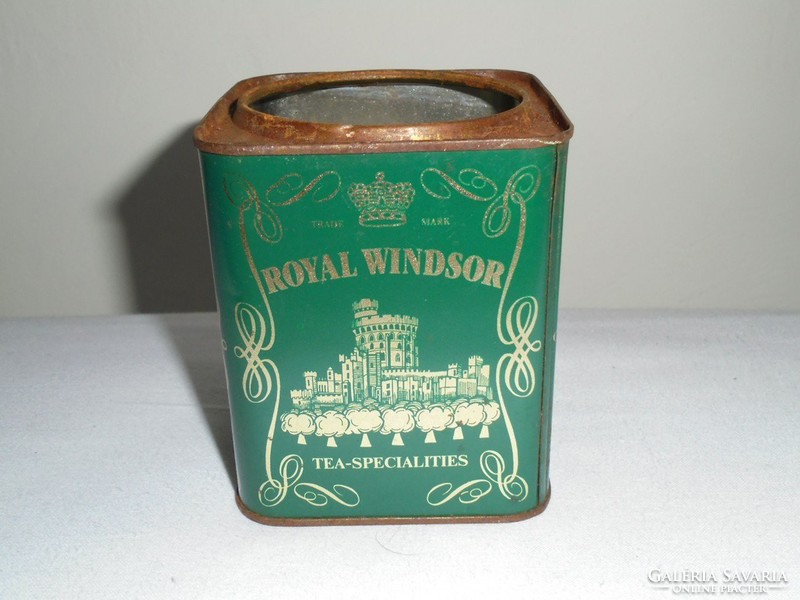 Retro metal tea box tin box - royal windsor - from the 1970s