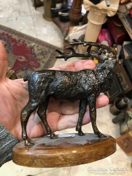 Bronze deer scene, 20 x 20 cm, for hunters. Statue