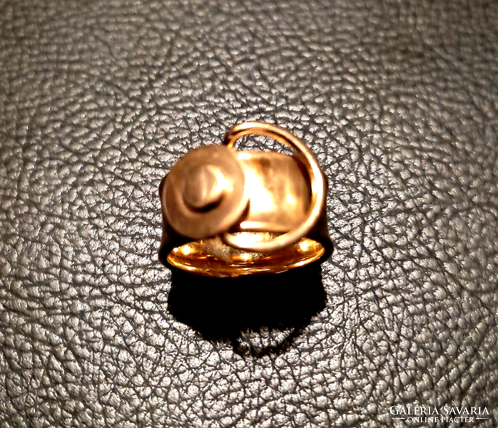 Beautiful, unique gold ring, 4.63 grams