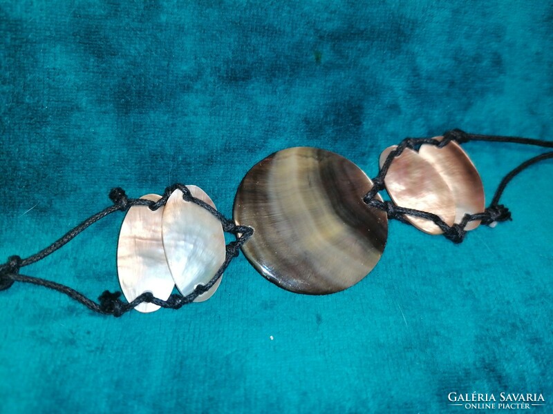 Mother of pearl bracelet (576)