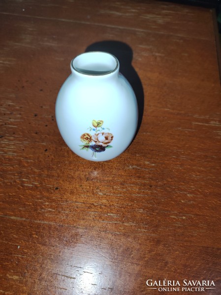Aquincum porcelán kis váza