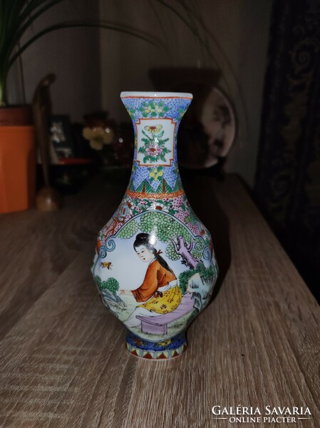 Eggshell porcelain vase