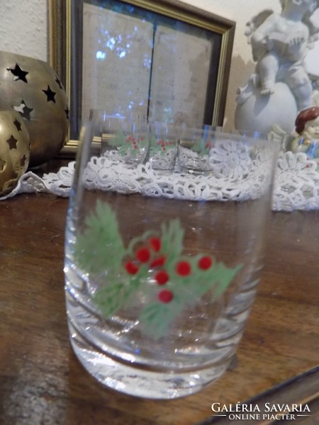 Wine glasses with a pine branch