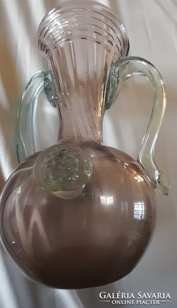 Szakított üveg füles váza