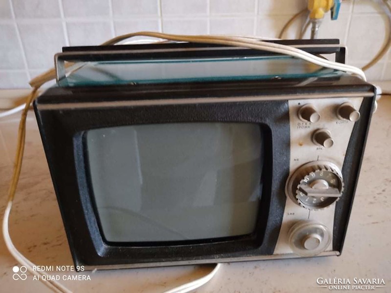 Hordozható régi Tv