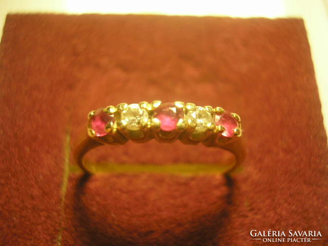 And e5 masterpiece gold ring with 3 rubies + 2 zirconia stones + more gold items