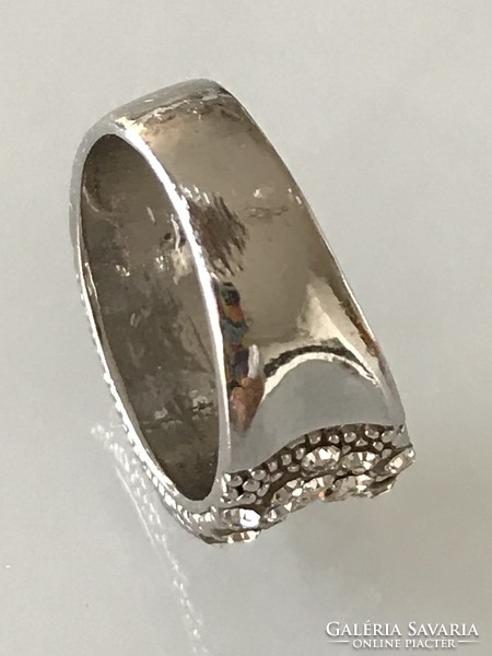 Stainless steel cocktail ring with brilliant crystals, 18 mm inner diameter
