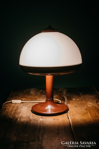 Retro space age design table lamp