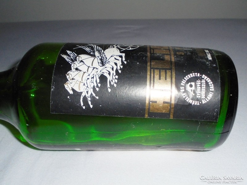 Retro HÉLIOSZ SHERRY üveg palack - Gyöngyös Domoszlói Állami Gazdaság - 1970-es évekből MONIMPEX exp